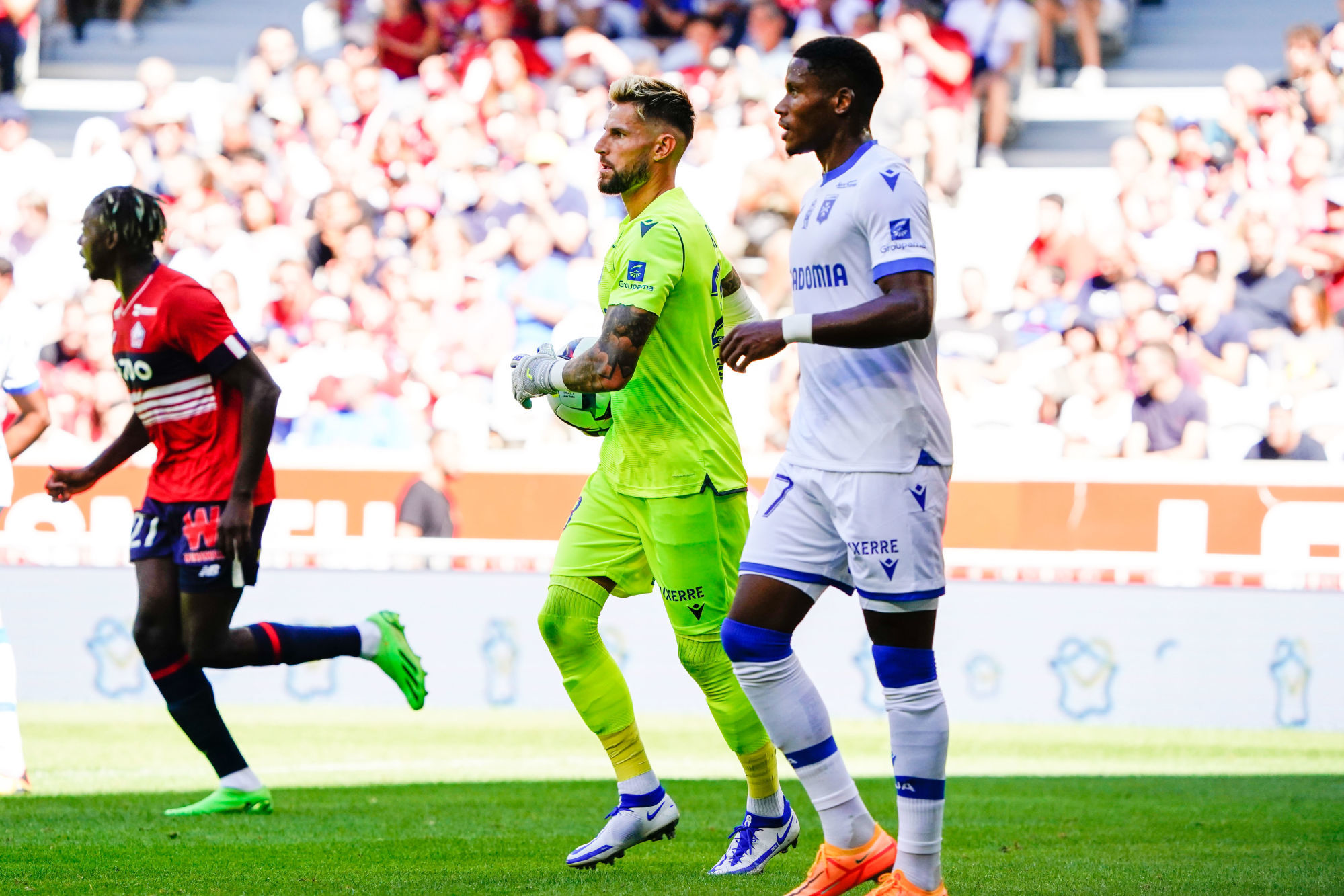 Costil avec Auxerre vs Lille 2022 23