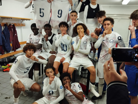 Victoire des U17